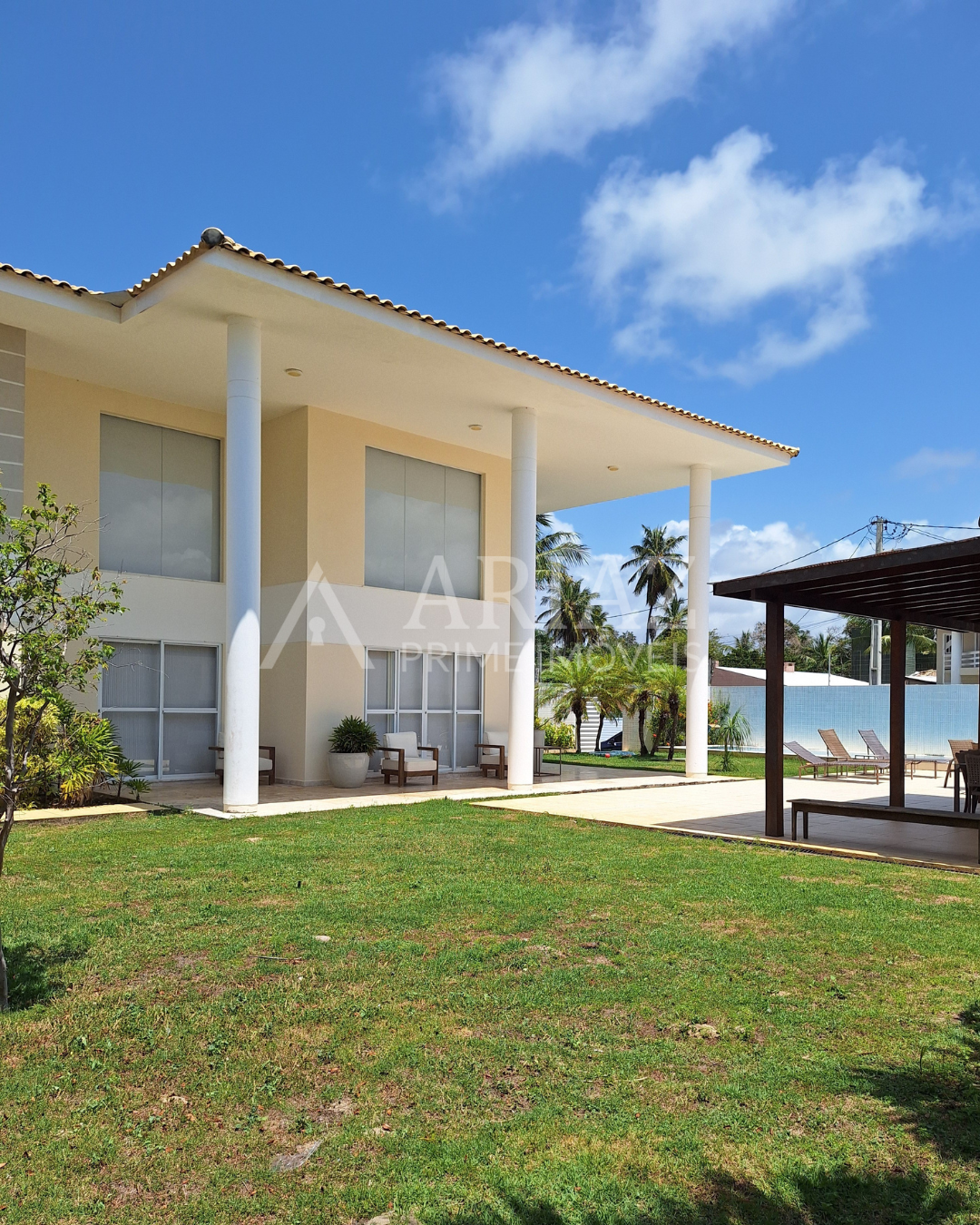 Mansão de Alto Padrão Porteira Fechada no Condomínio Parque do Jacuípe