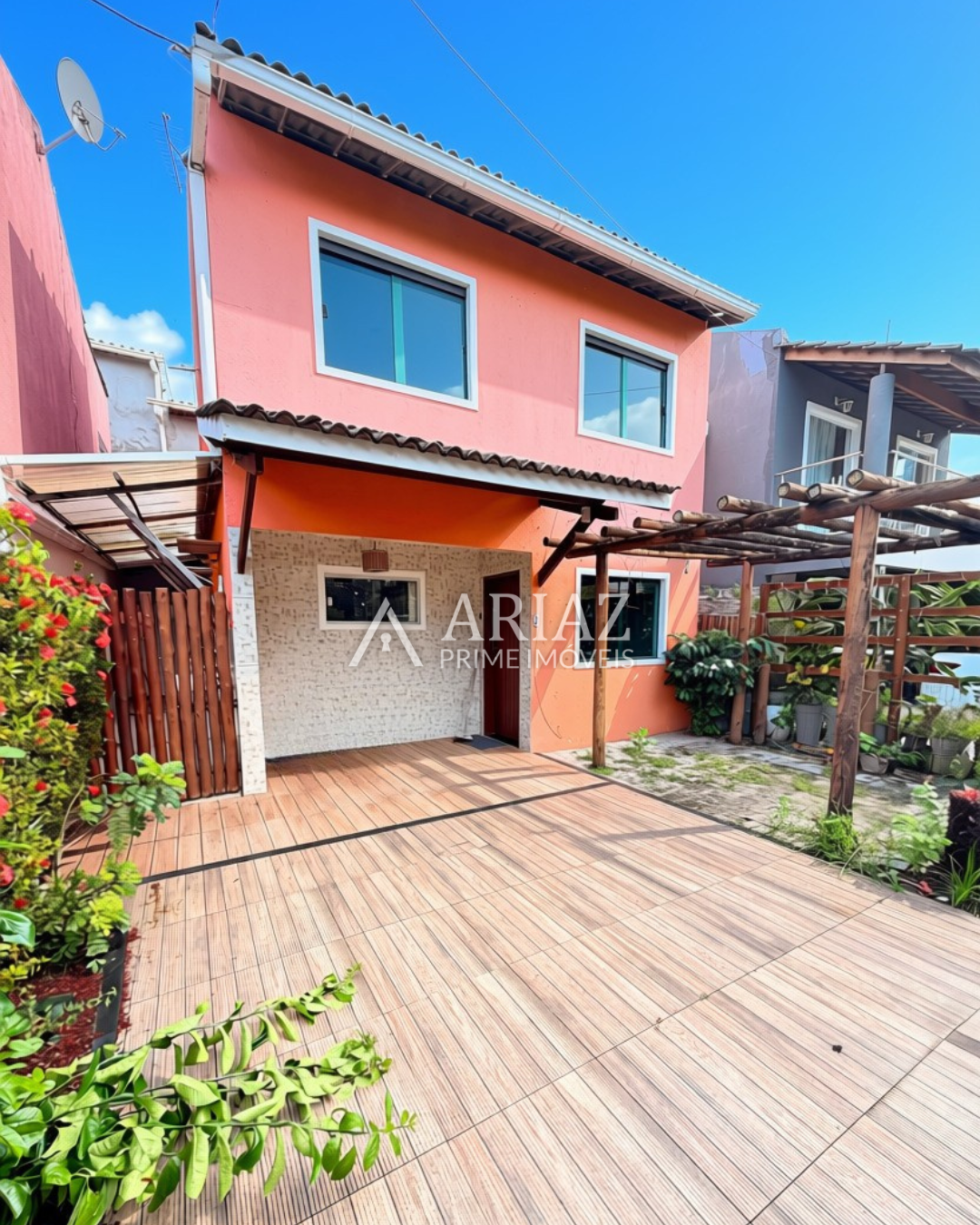 Casa Duplex à Venda em Condomínio – Abrantes | 4 Quartos