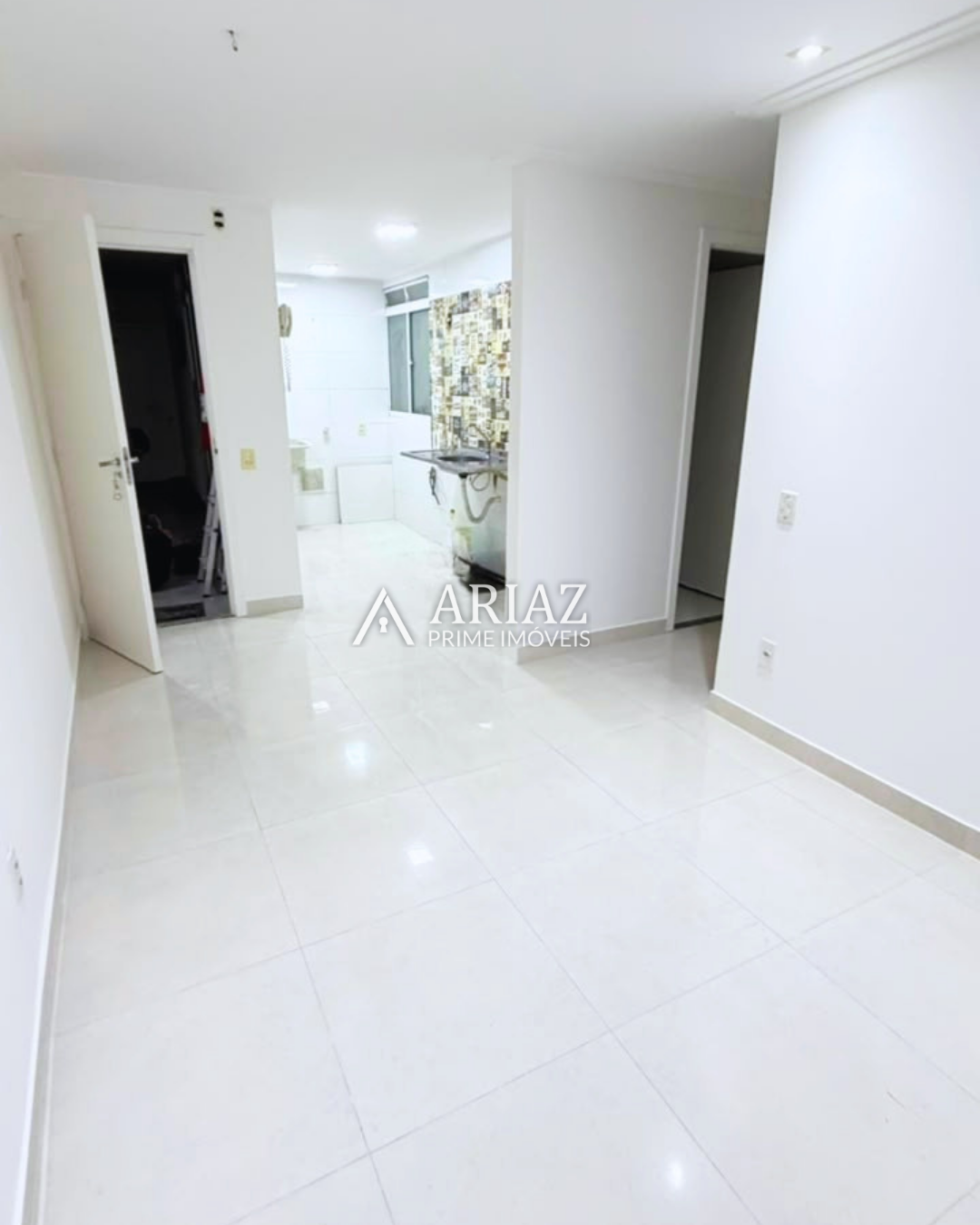 Aluguel | Apartamento Térreo Reformado em Abrantes | 2 quartos em Condomínio